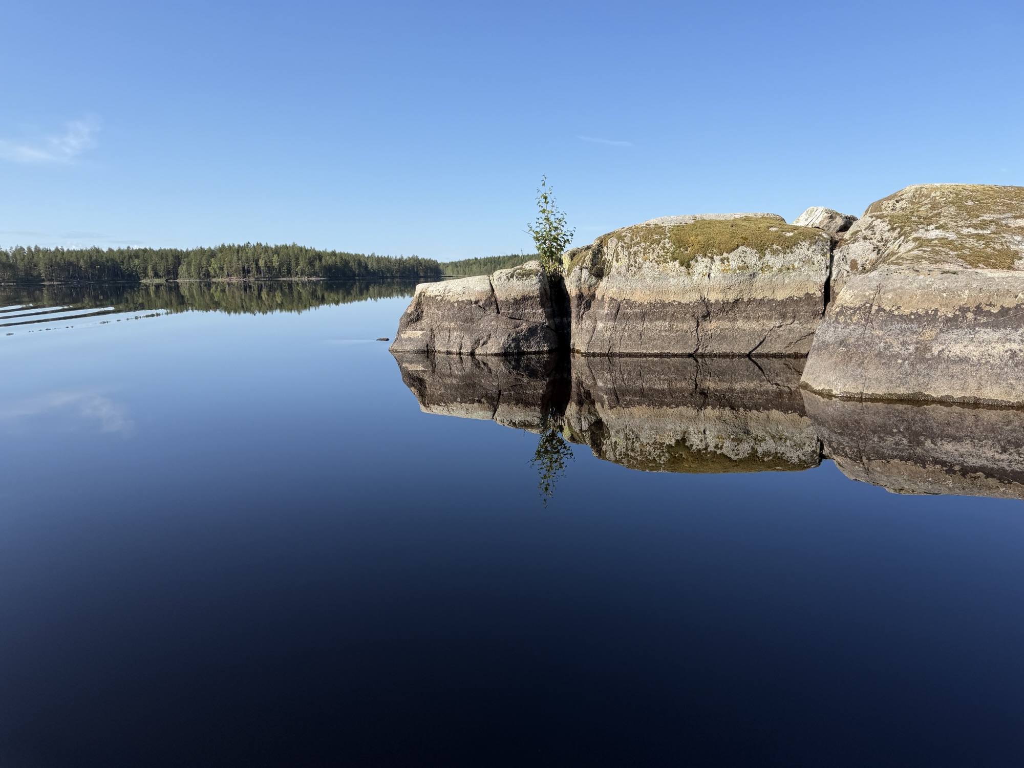 August 20 – Fire, fishing and the clear Swedish sky